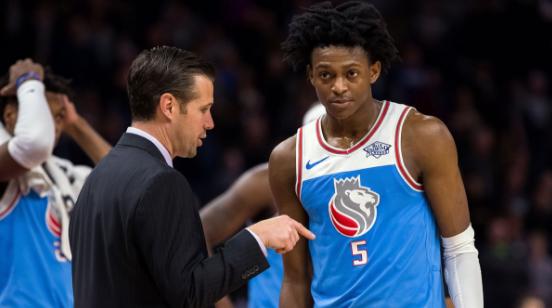 随着全球足 随着全球足