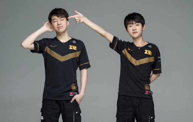 前锋线缺乏 前锋线缺乏