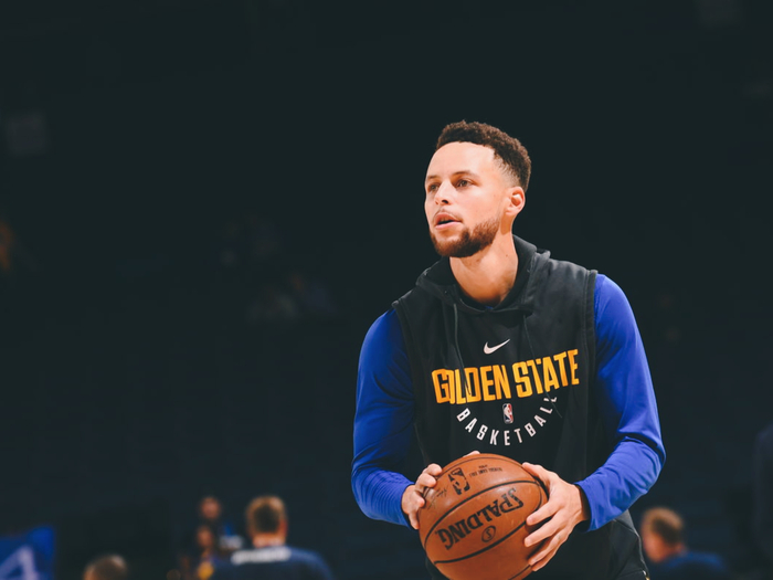 外遭遇右膝 外遭遇右膝